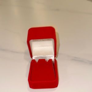 BLOOMINGDALE’S RED VELVET EARRING / CHAIN GIFT BOX JEWELRY GIFT BOX